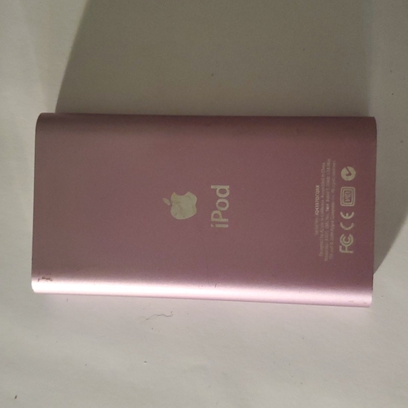 Pink Apple Ipod Mini - Picture 2 of 2